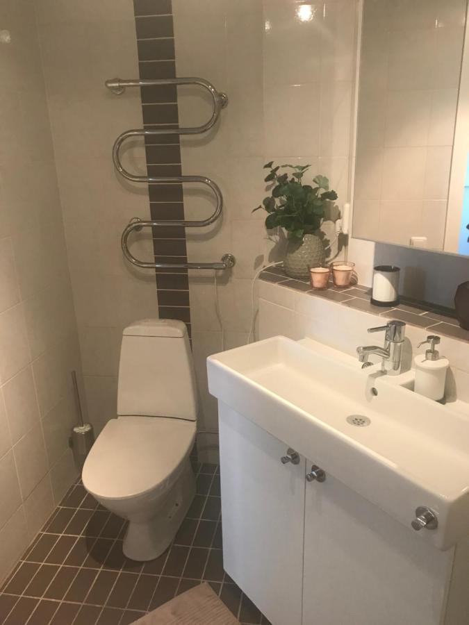 2 Rum Och Koek Pa Faerjestad Karlstad Zewnętrze zdjęcie