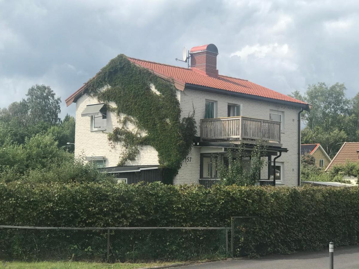 2 Rum Och Koek Pa Faerjestad Karlstad Zewnętrze zdjęcie
